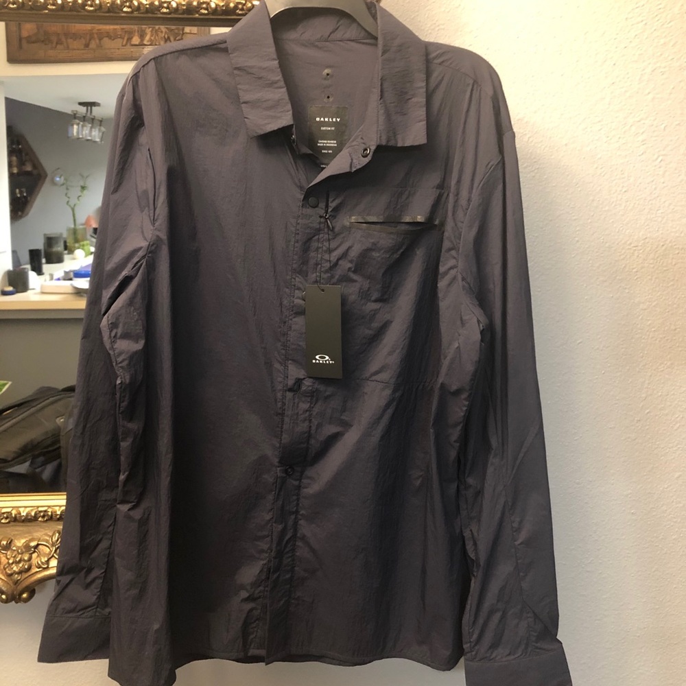 Oakley Nylon Shirt / Size: L / MSRP: $110